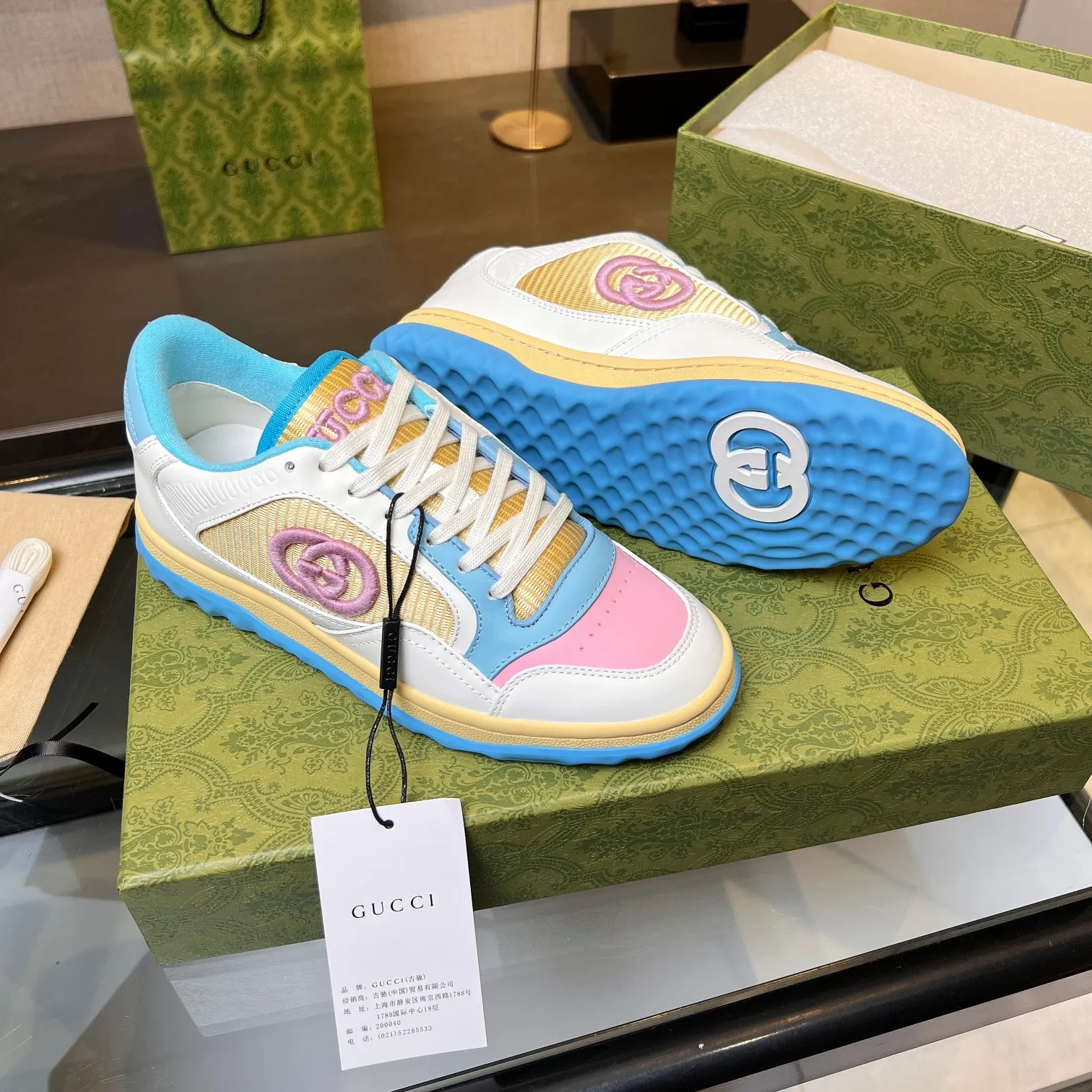 👟👟Ex-factory price 520👟👟 Top version, full styling effect, instant sales of the common practice of soft treading in the market, 💣💣💣Gucci2023 early spring Gucci G home latest hot style MAC80 sports shoes couple style casual retro distressed dirty shoes small dirty shoes small white shoes🌸🌸🌸 original purchase and development Production Gucci MAC80 new hot-selling series. The exquisite and compact interlocking double G logo romantically interprets the aesthetic concept of this series. Made of off-white leather, ▪️Material: original customized imported first-layer cowhide ▪️Inner lining: original customized imported breathable mesh ▪️Outsole: original molded two-color TPU outsole ▪️Sole thickness: 3CM ▪️Size: women's 35-40 / men's 39-45